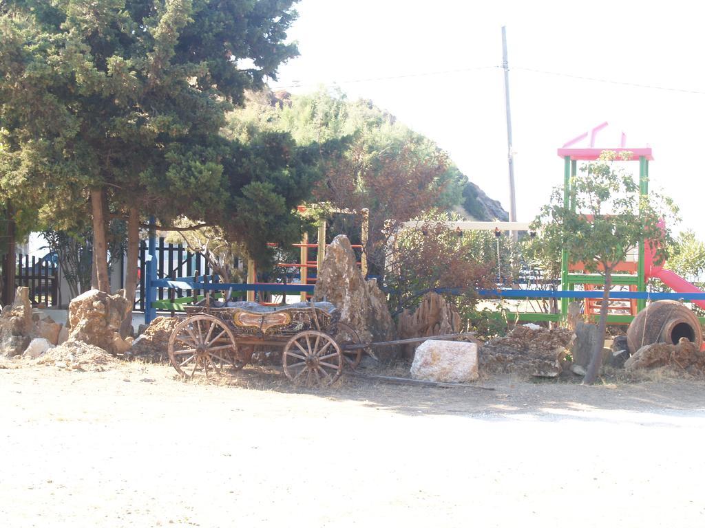 Pegasus Studios & Apartments Skyros Exterior foto